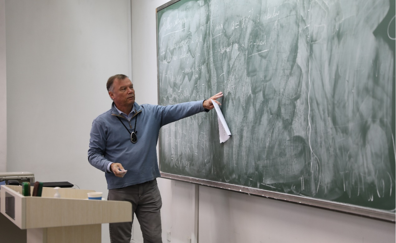 2025新澳门开门原料免费