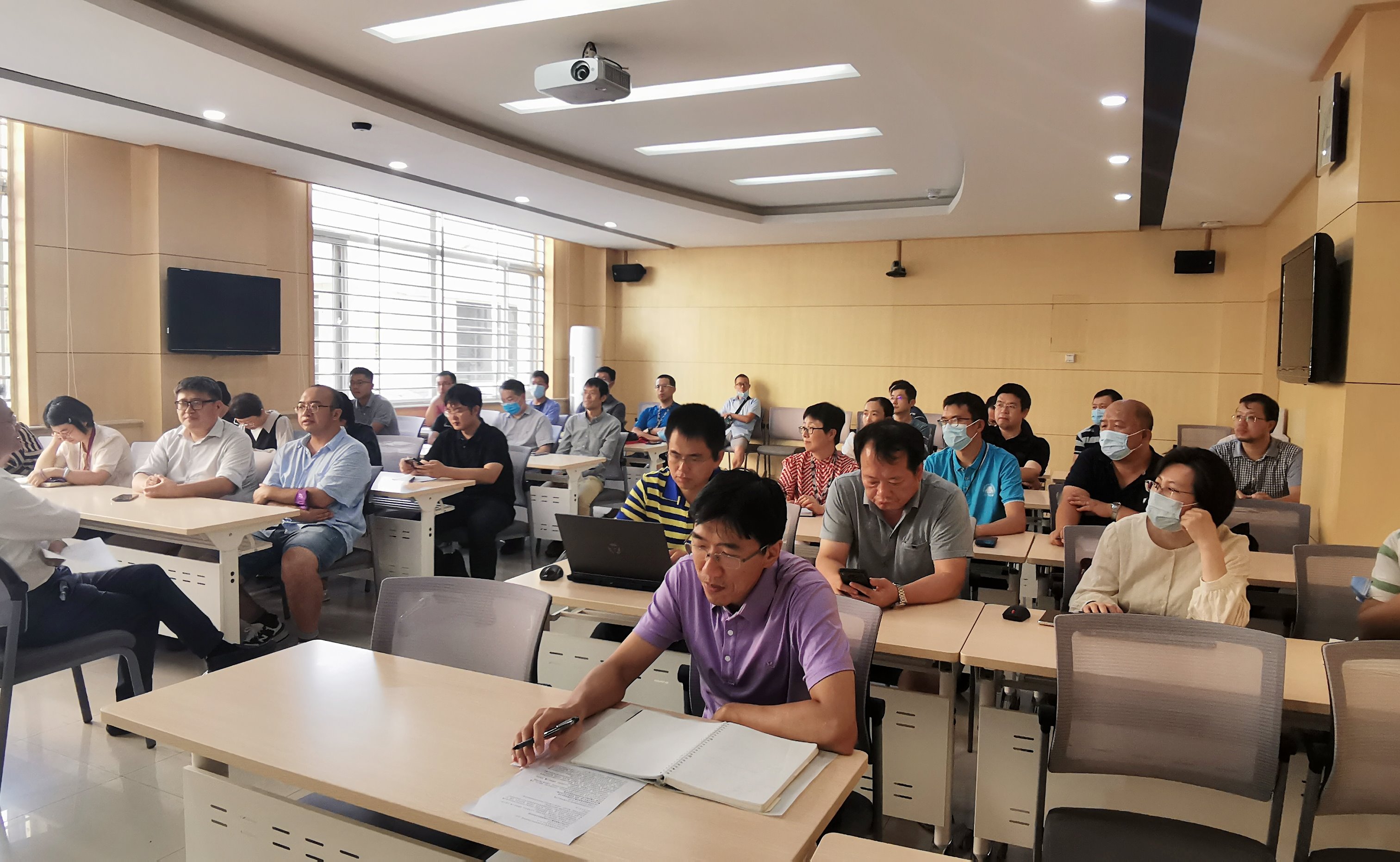 2025新澳门开门原料免费