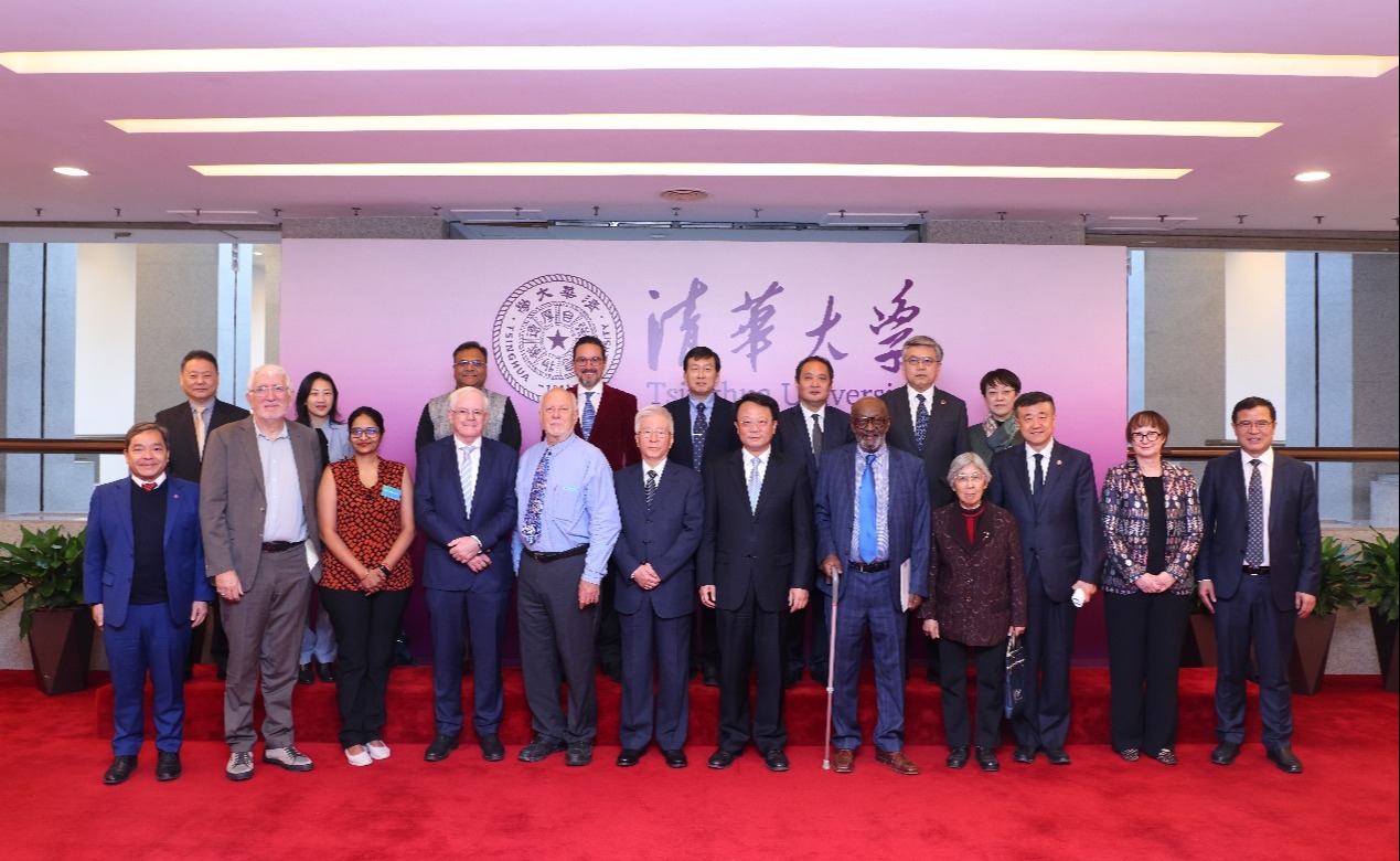 2025新澳门开门原料免费