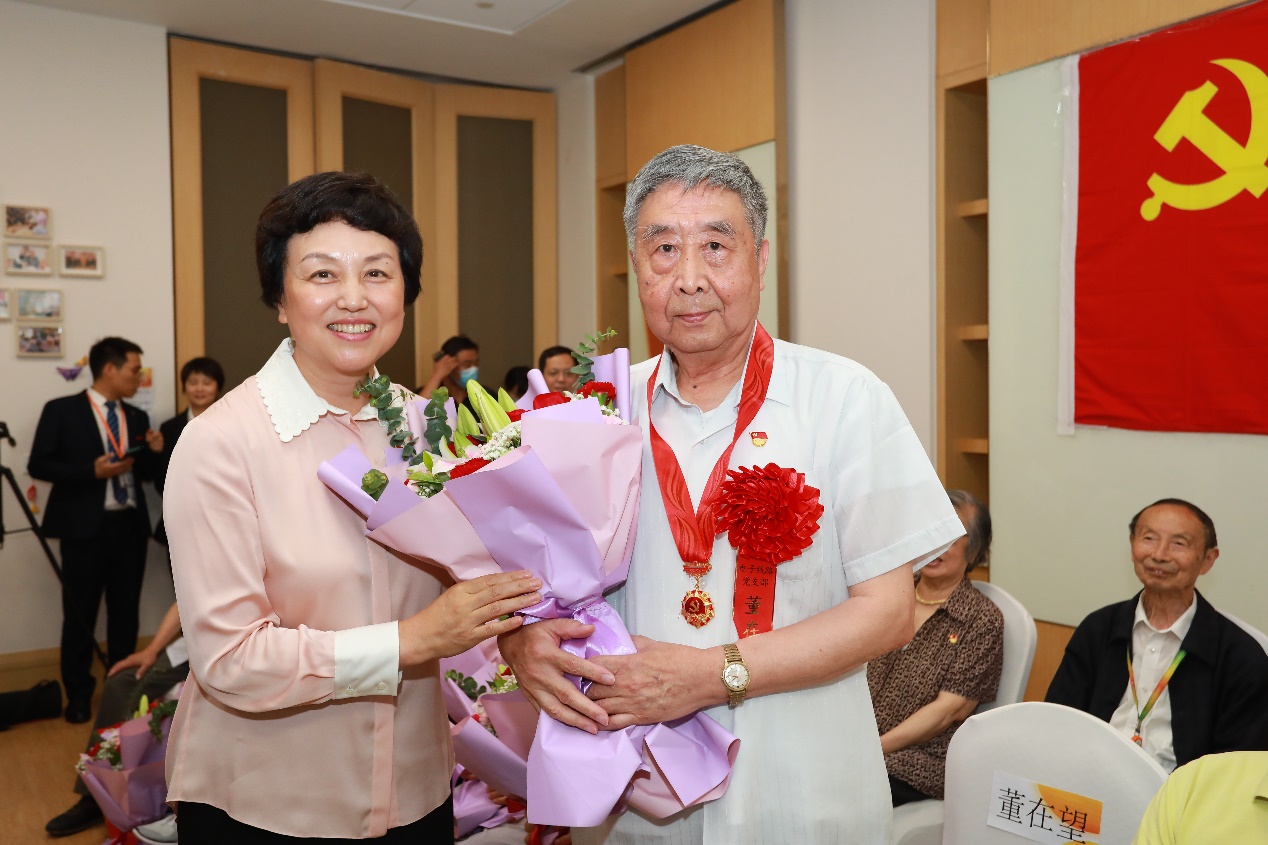 2025新澳门开门原料免费