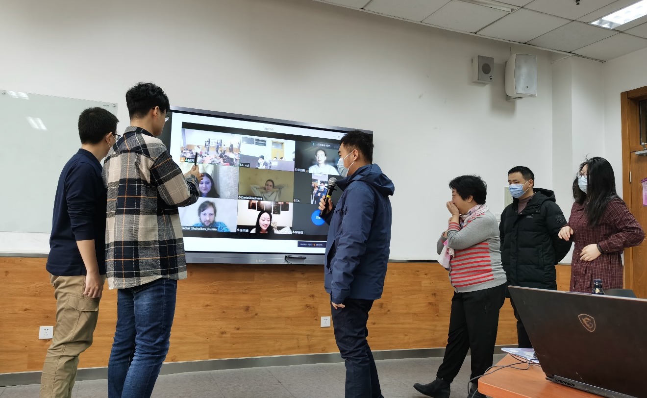 2025新澳门开门原料免费