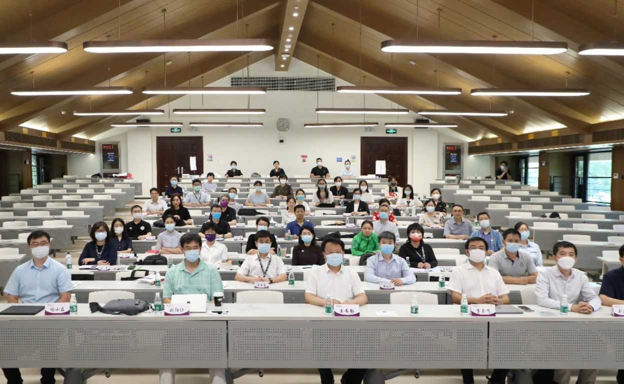 2025新澳门开门原料免费