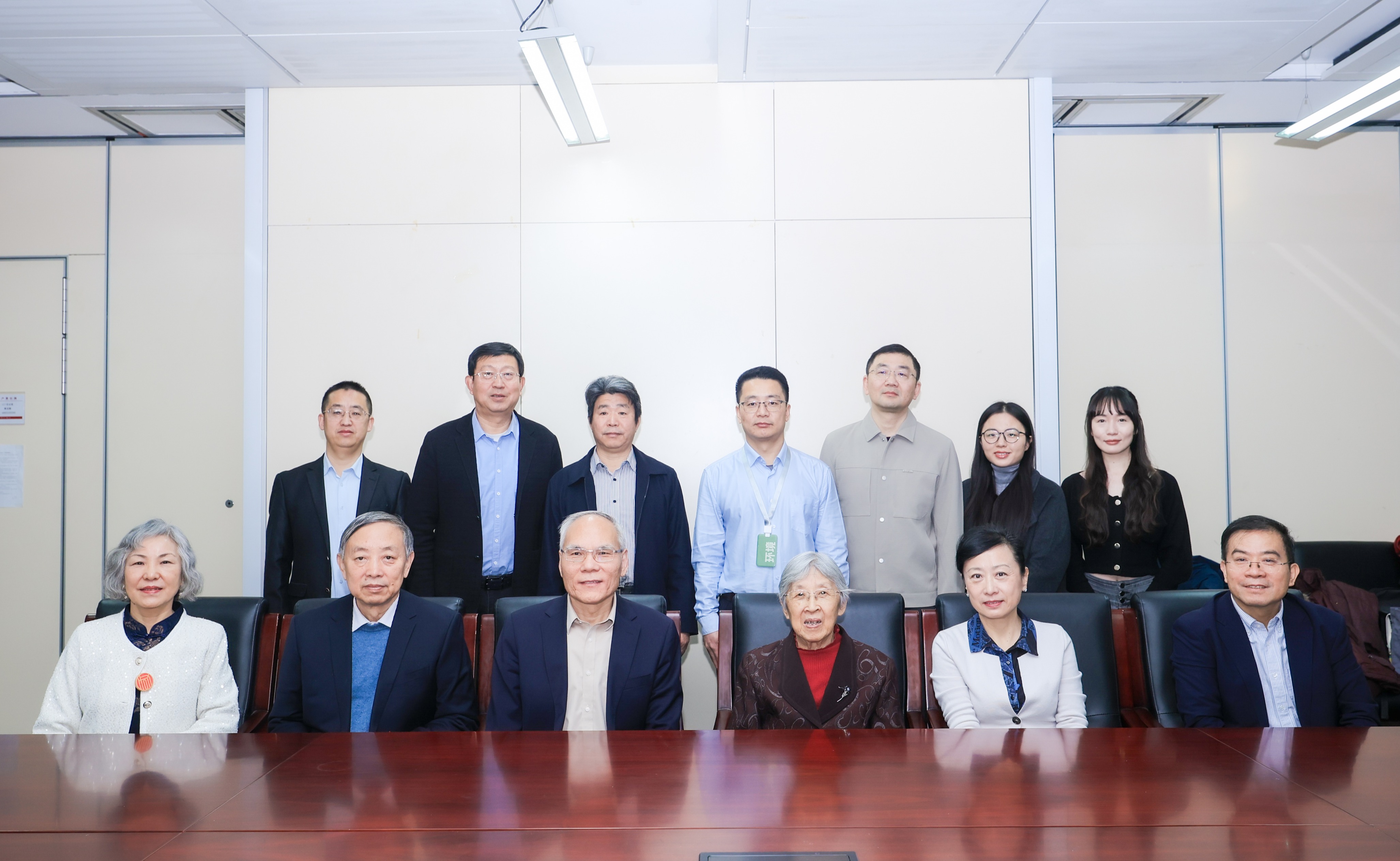 2025新澳门开门原料免费