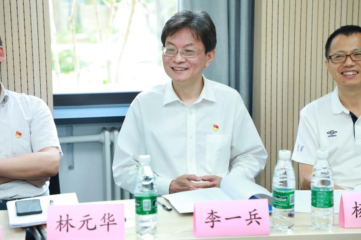 2025新澳门开门原料免费