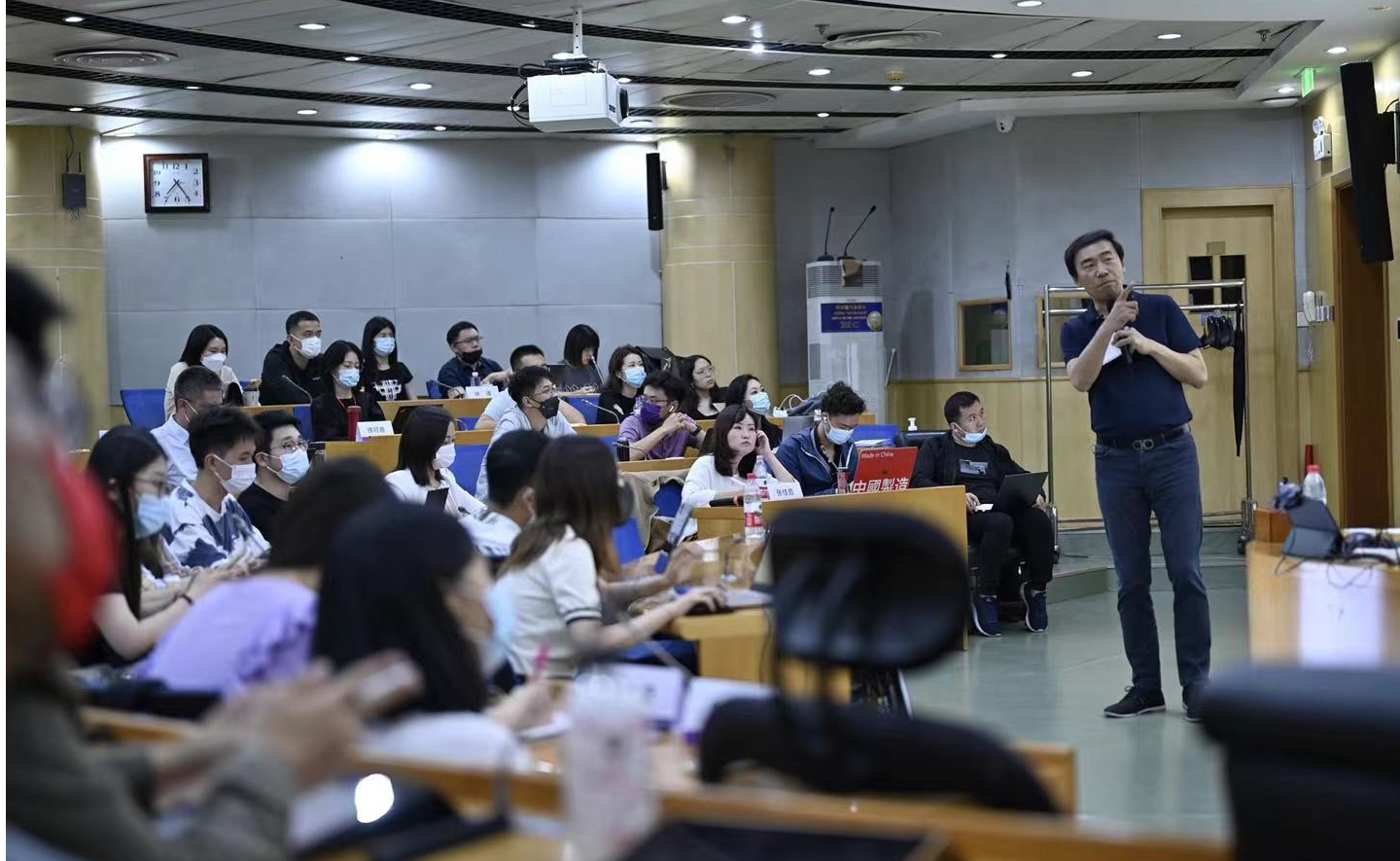 2025新澳门开门原料免费