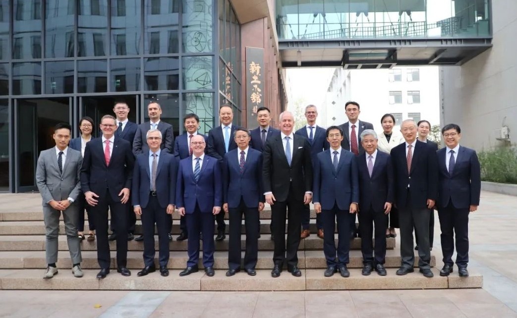 2025新澳门开门原料免费