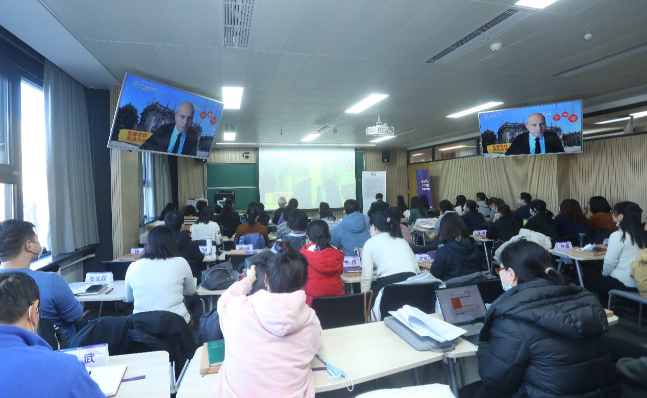 2025新澳门开门原料免费