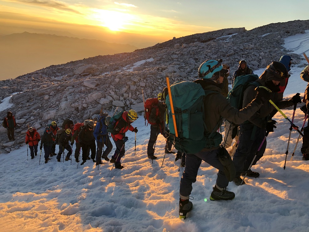 2025新澳门开门原料免费