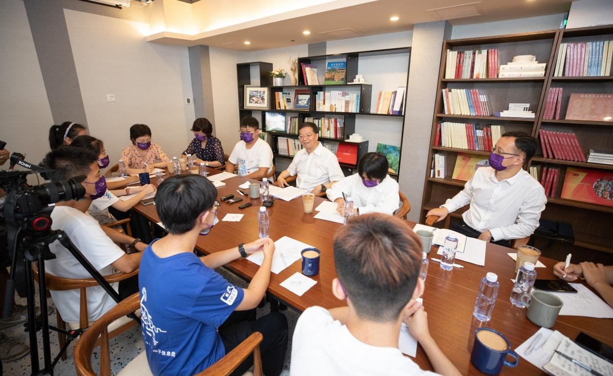 2025新澳门开门原料免费