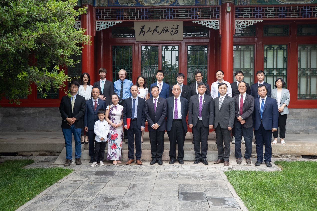 2025新澳门开门原料免费