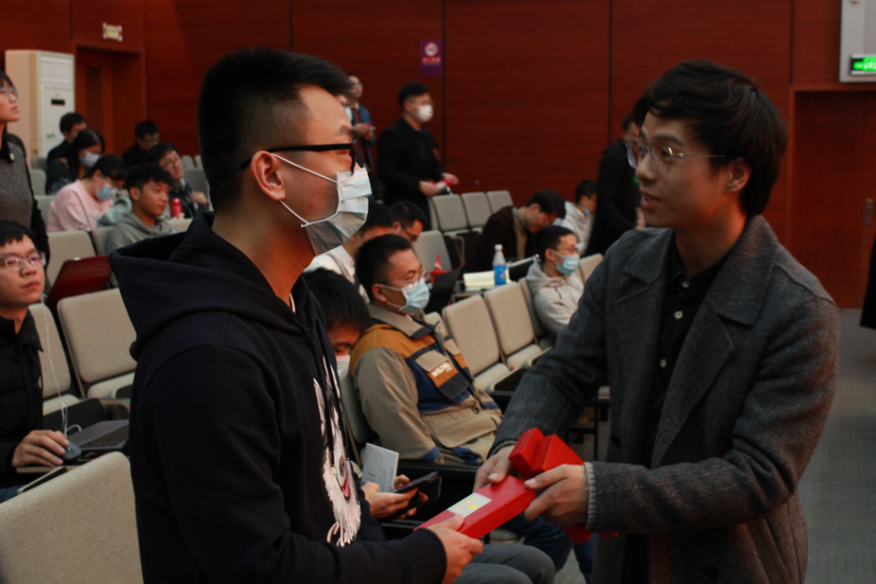 2025新澳门开门原料免费