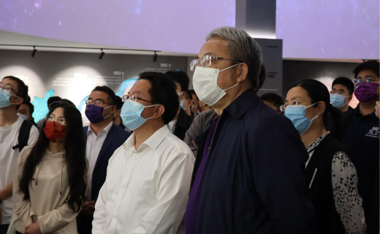 2025新澳门开门原料免费