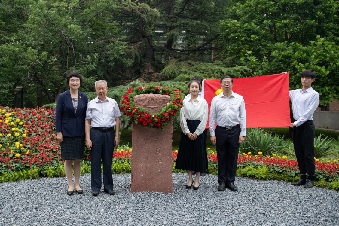 2025新澳门开门原料免费