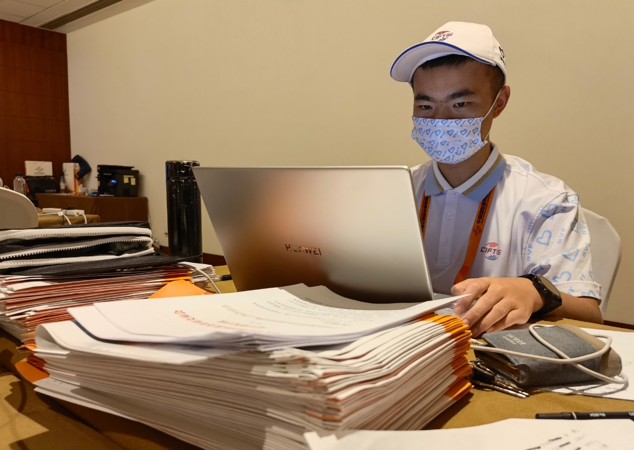 2025新澳门开门原料免费