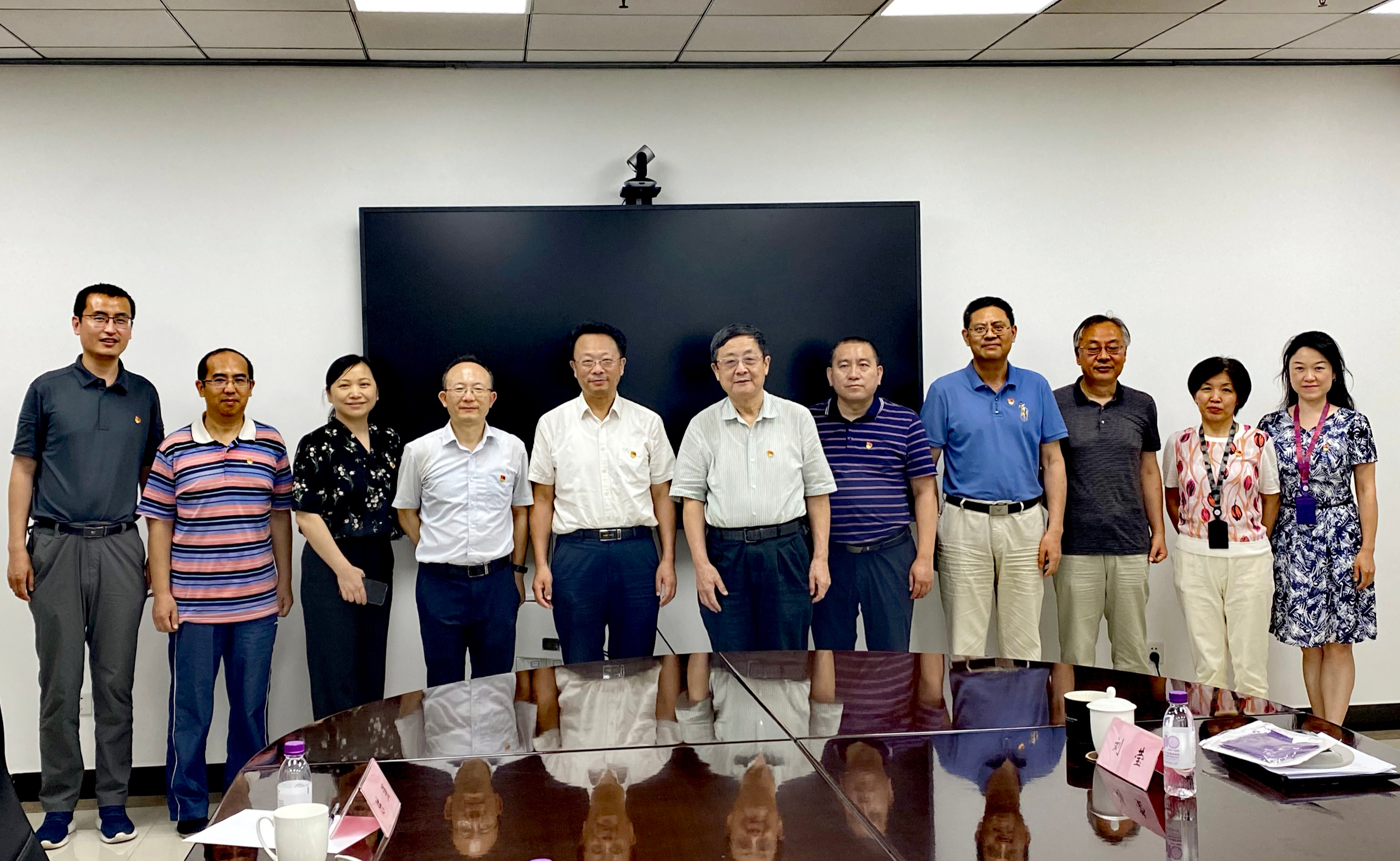 2025新澳门开门原料免费