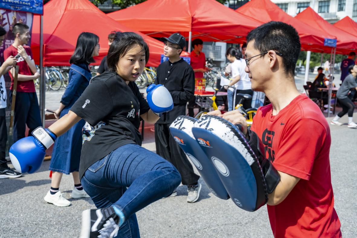 2025新澳门开门原料免费