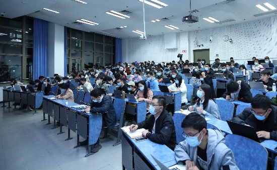 2025新澳门开门原料免费