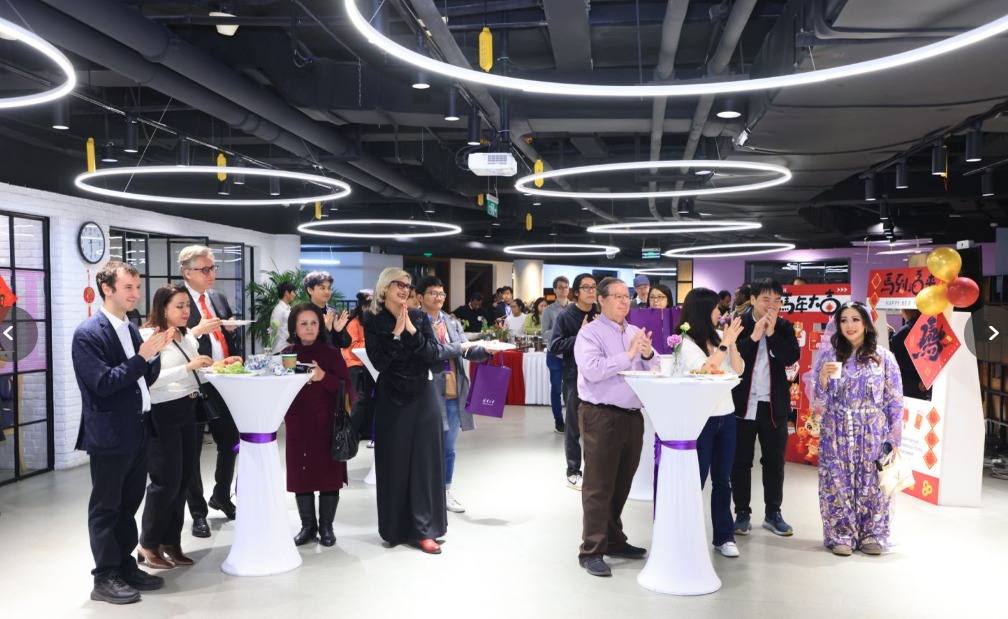 2025新澳门开门原料免费