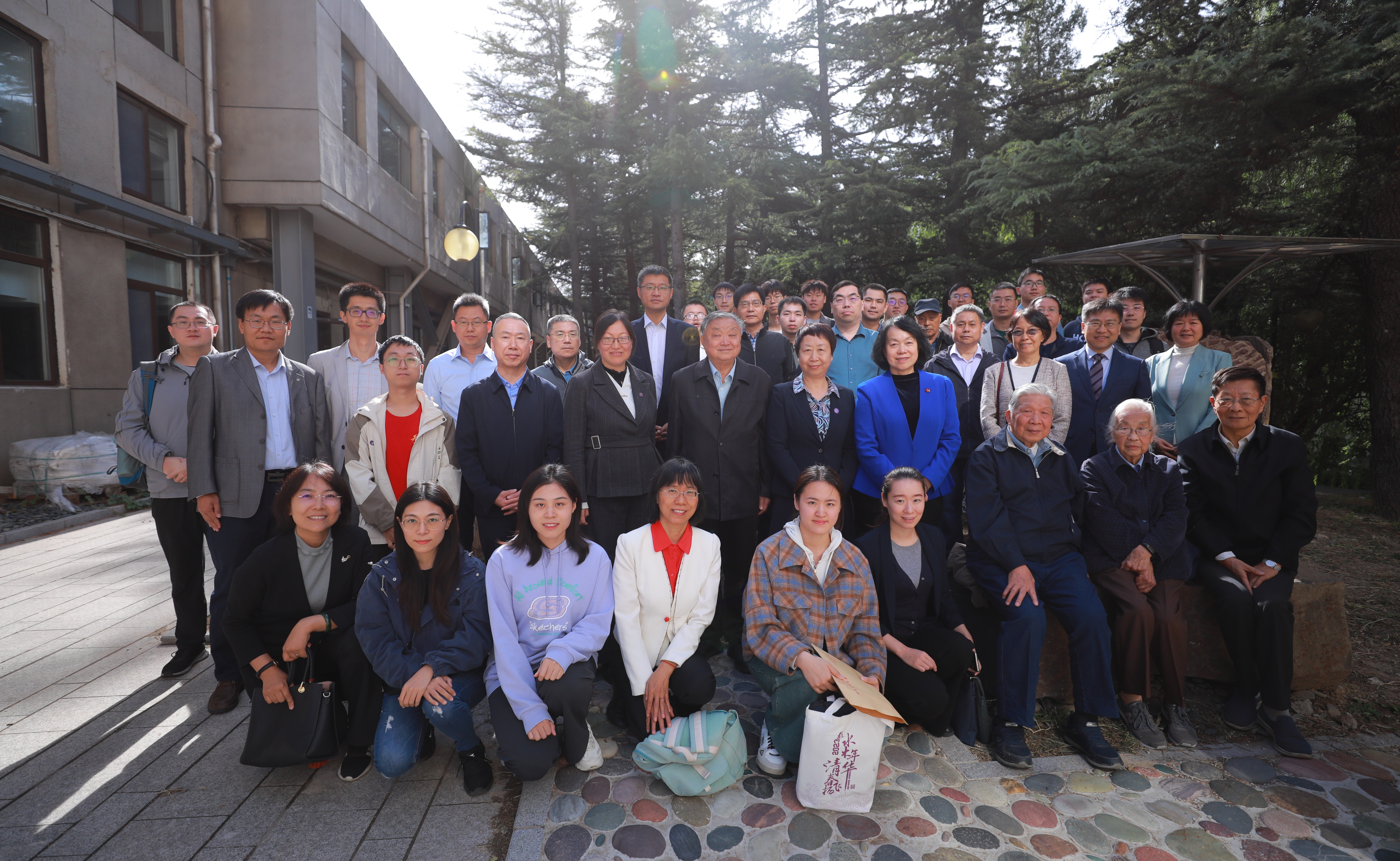 2025新澳门开门原料免费