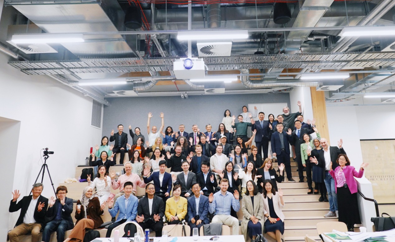 2025新澳门开门原料免费