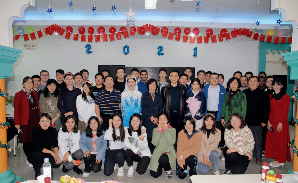 2025新澳门开门原料免费