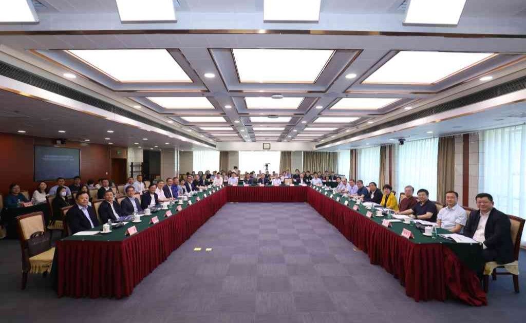 2025新澳门开门原料免费