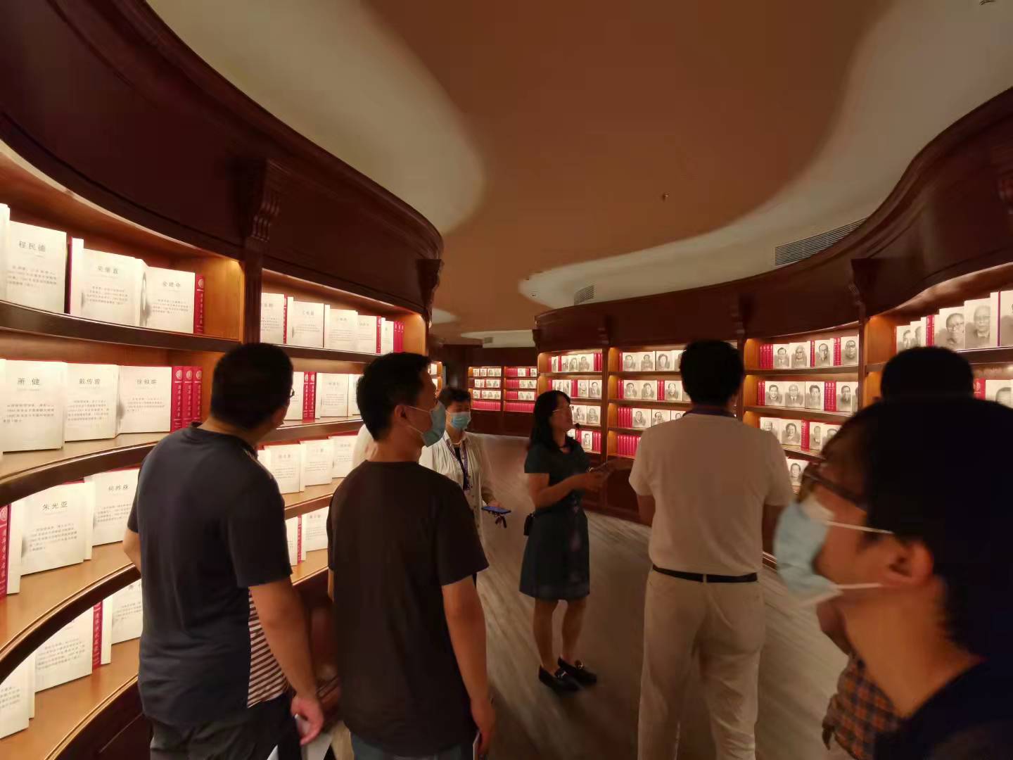 2025新澳门开门原料免费