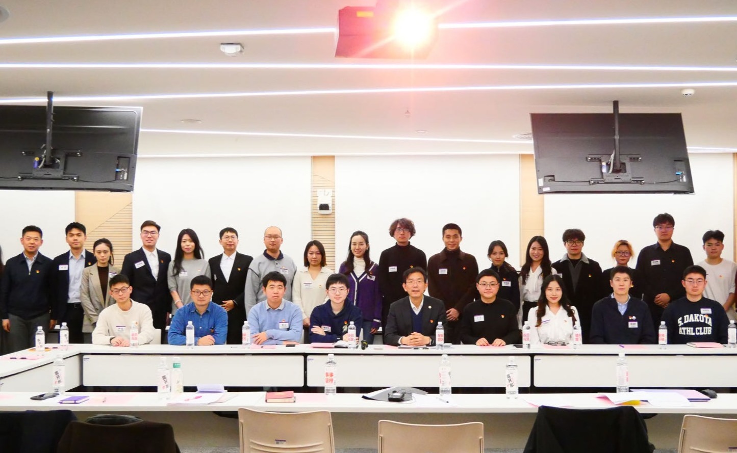 2025新澳门开门原料免费