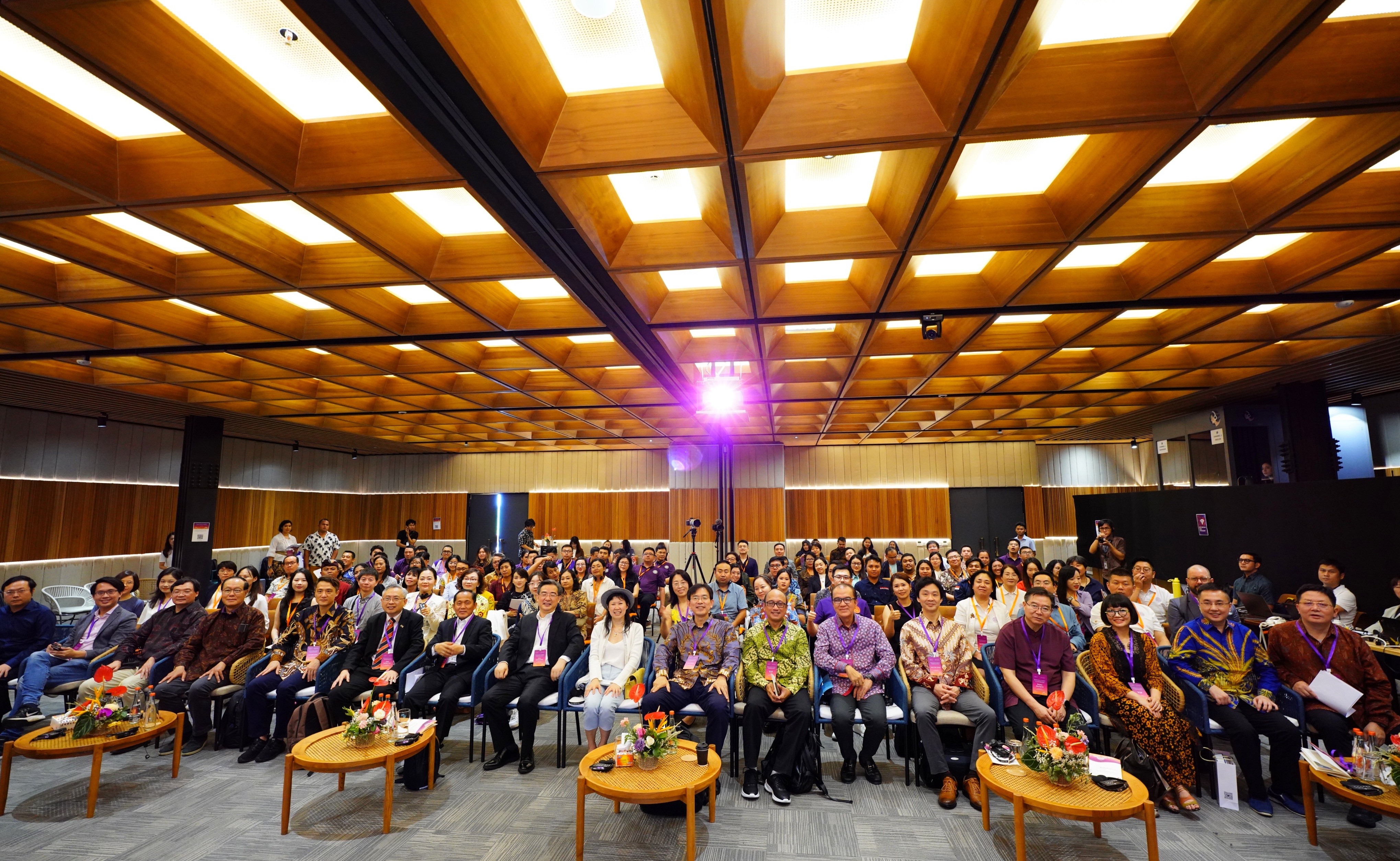 2025新澳门开门原料免费