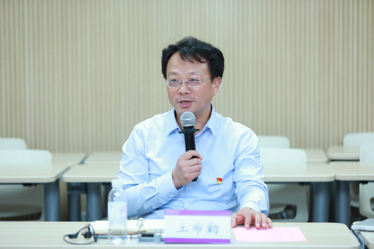 2025新澳门开门原料免费