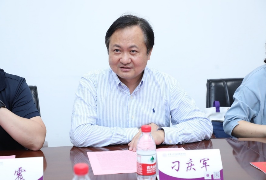 2025新澳门开门原料免费