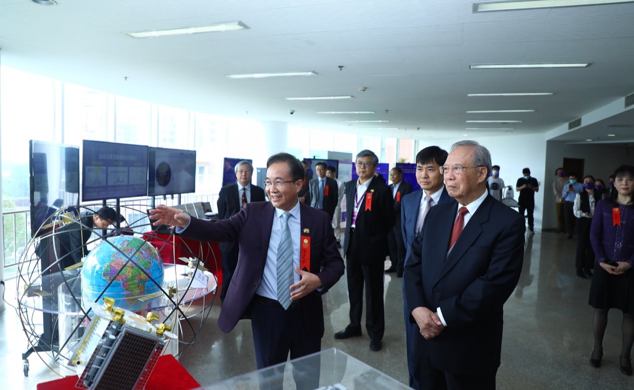 2025新澳门开门原料免费