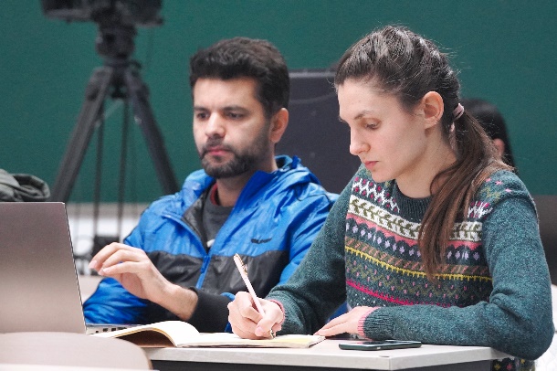 2025新澳门开门原料免费