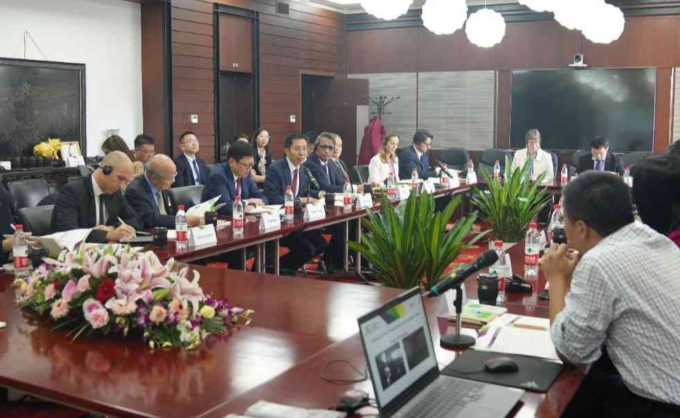 2025新澳门开门原料免费